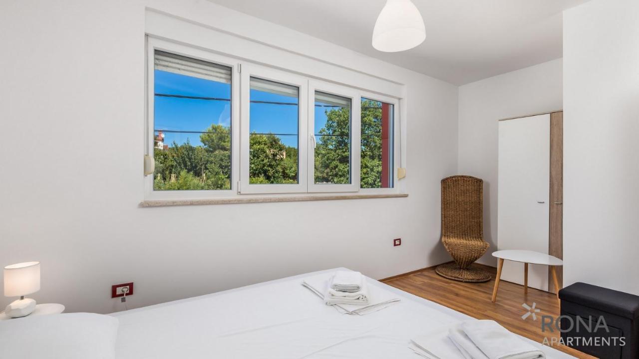 Rona Apartment Denis Умаг Экстерьер фото