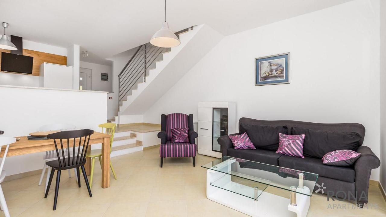 Rona Apartment Denis Умаг Экстерьер фото
