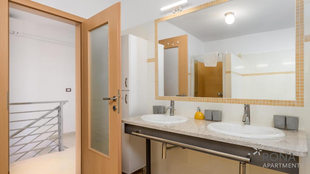 Rona Apartment Denis Умаг Экстерьер фото